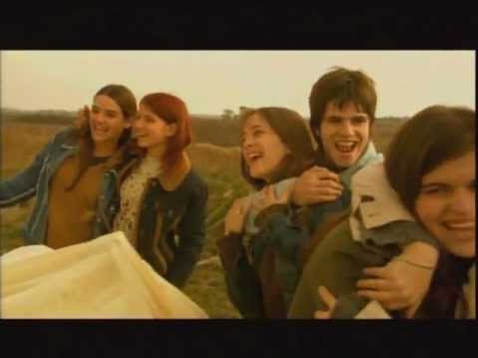 Rebelde Way I, Canción "Resistiré"