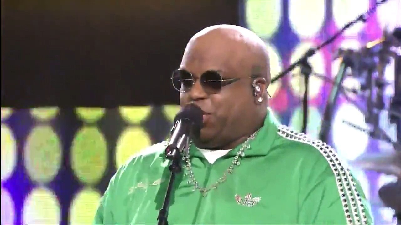 Cee Lo Green "Forget You" (LIve at the 2011 NBA Sprite Dunk Contest 2-19-2011)