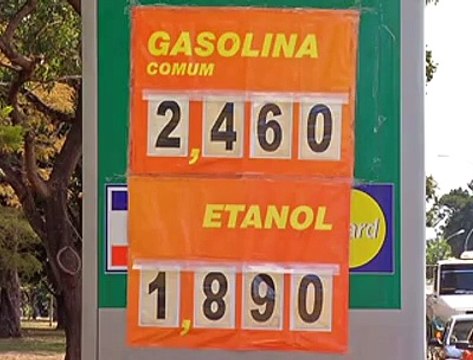 Jornal local: gasolina barata