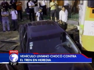 Vehículo choca contra el tren en Heredia, sin heridos