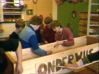 Betoging in Groningen tegen bezuniging in onderwijs - 1983