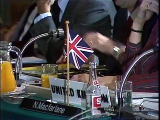 Europese ministers praten over Voetbalvandalisme - 1983