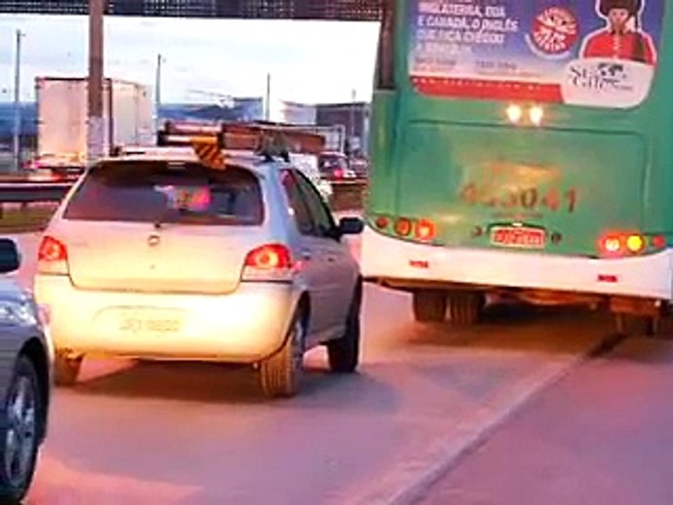 Jornal local: paradas br-020