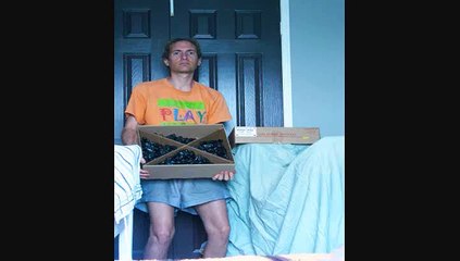 VEGANS, STOP HATING... and JOKING?? (Seinfeld slammed by 20 y/o)