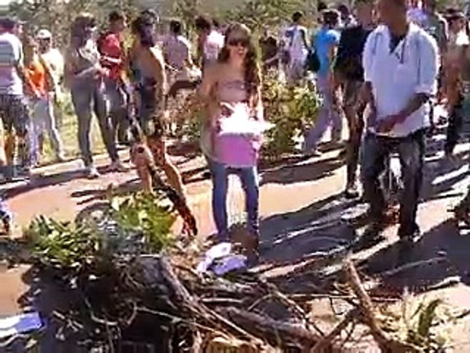 jornal local: protesto