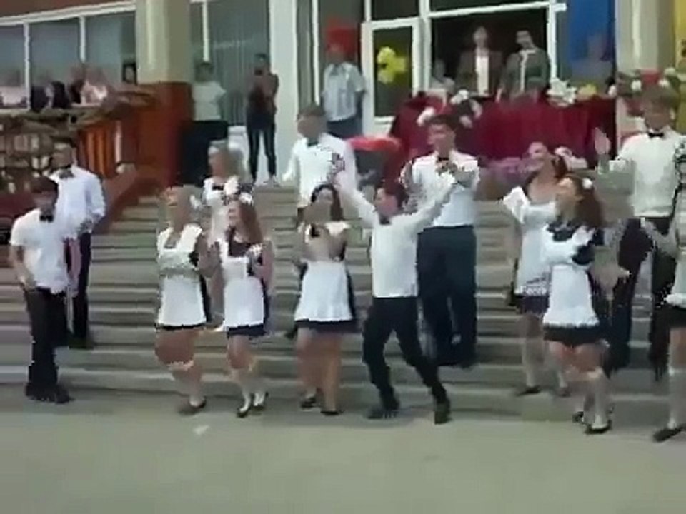 Танец на выпускном в Украине взорвал интернет!