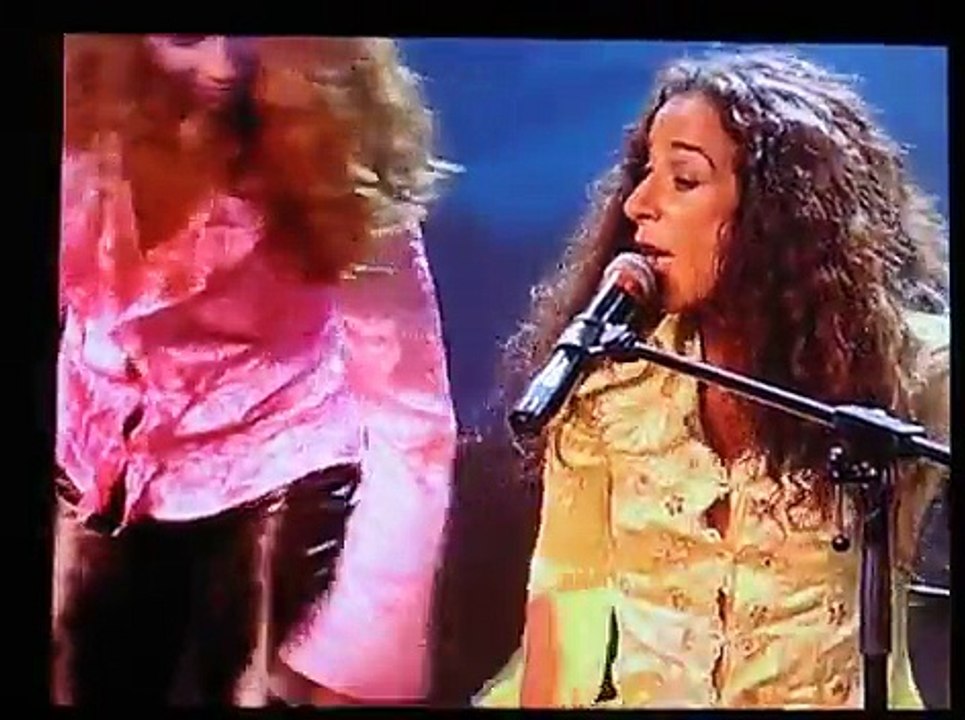 Rosario Flores y Lolita Flores: Lucia