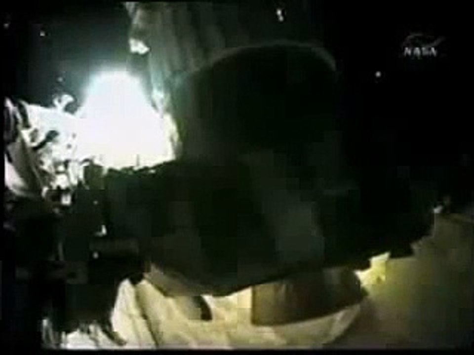 NEW AMAZING UFO FOOTAGE BANNED BY NASA 2010... Must View!!!