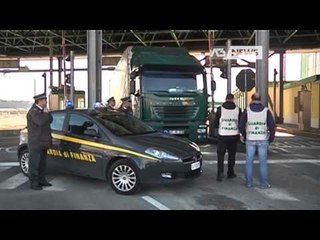 50 CHILI DI DROGA NEL CAMION