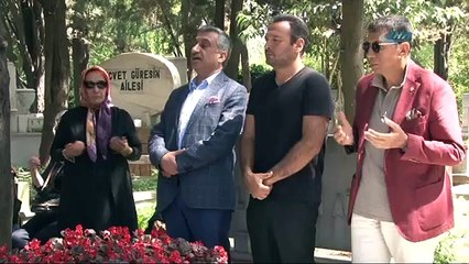 Kemal Sunal kabri başında anıldı