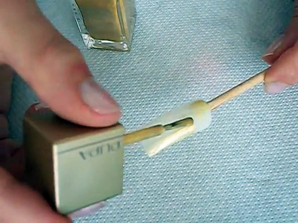 Burberry in oro Nails Art Tutorial