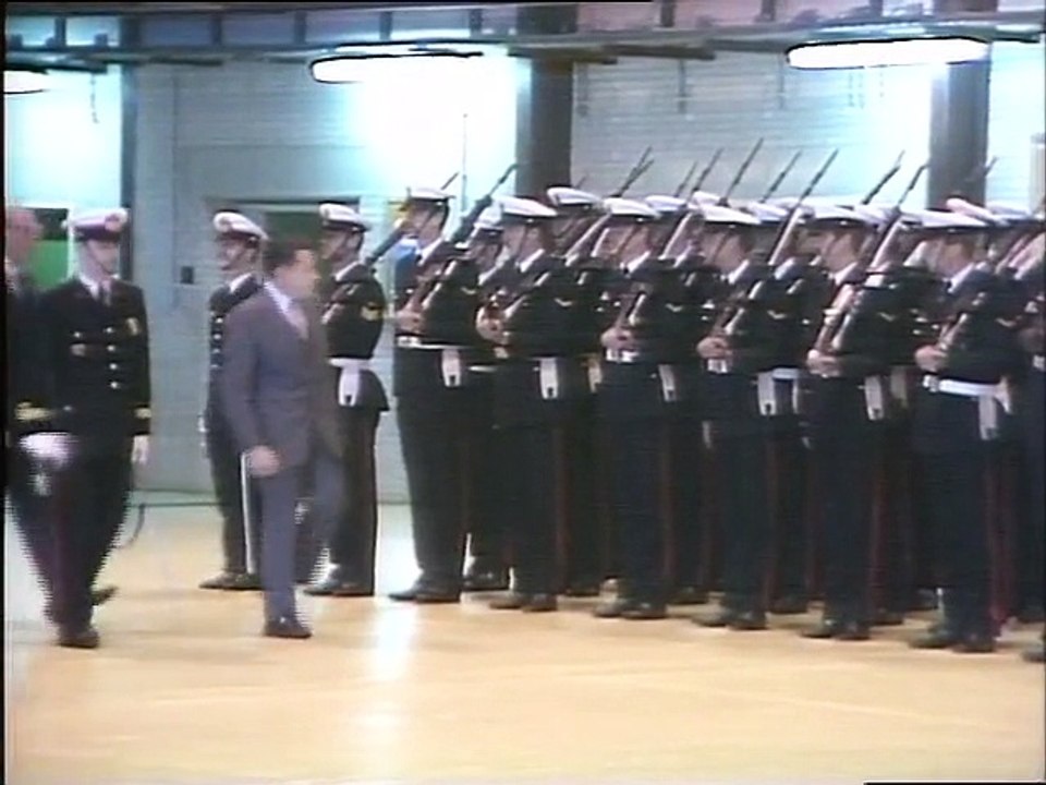 Amerikaanse minister van defendie op vliegbasis Valkenburg - 1984