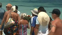 Tourists pay respect to massacre victims on Sousse beach
