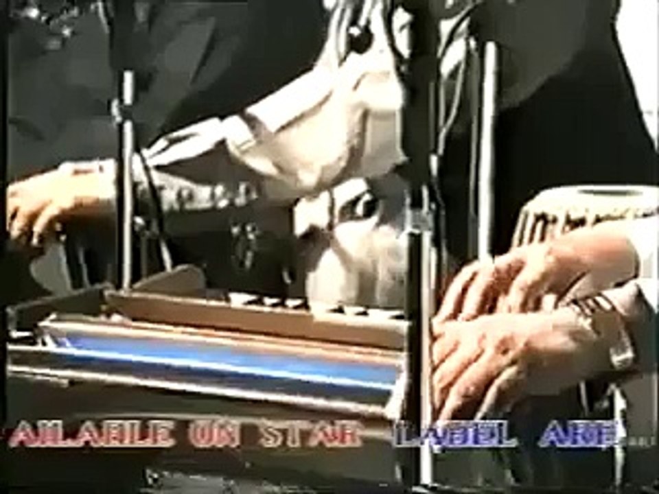 Nusrat Fateh Ali Khan Singing Imran Khan's Favourite Qawali on His Request, Rare Video