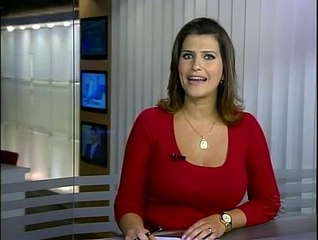 PM dirige e fala ao celular