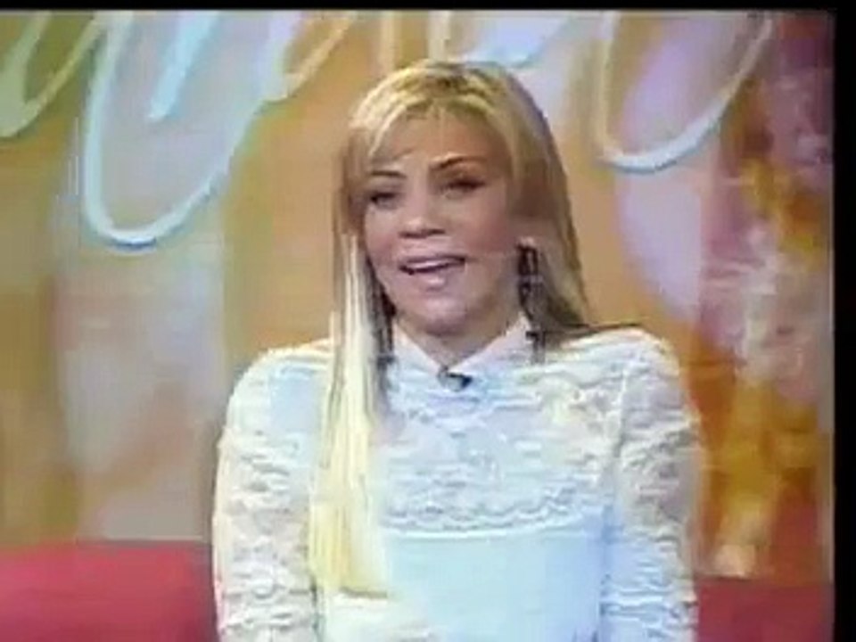Sheyla cantando en Ingles