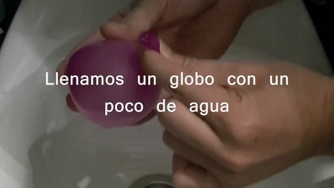 Ideas y juegos para cumpleaños: truco con globo, velas y agua