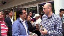 Gustavo Petro en las calles de Bogotá - Visita al 7 de Agosto