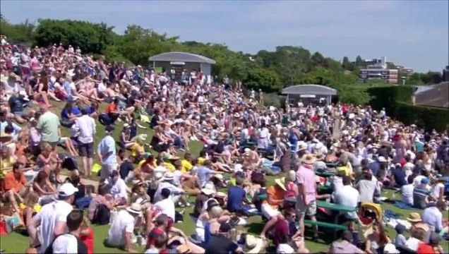 Le Royaume-Uni s'immobilise pour les victimes des attentats en Tunisie