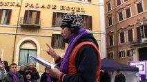 Purple people sit in before the Parliament - Popolo viola presidio a Montecitorio