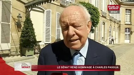 Les sénateurs rendent hommage à Charles Pasqua
