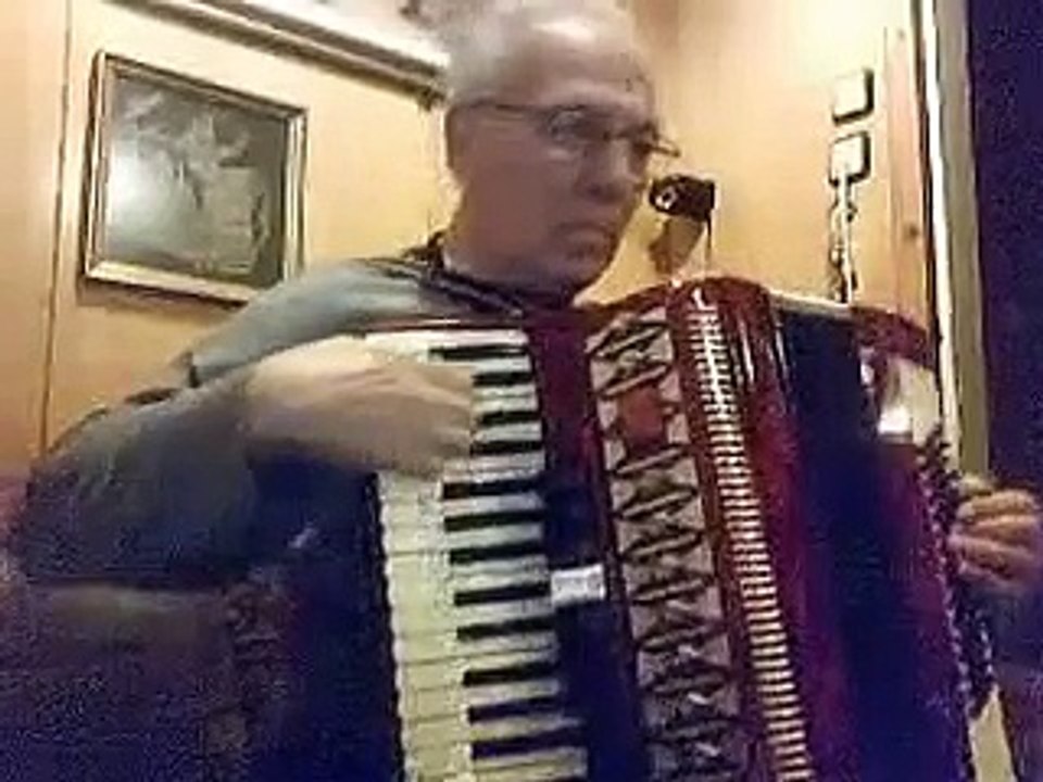 TO ΦΕΓΓΑΡΙ ΚΑΝΕΙ ΒΟΛΤΑ Μ. ΘΕΟΔΩΡΑΚΗΣ 1925