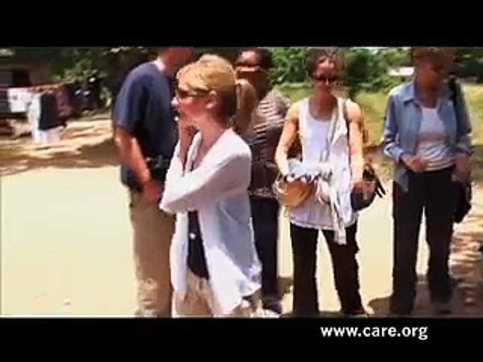 Sarah Michelle Gellar in Tanzania