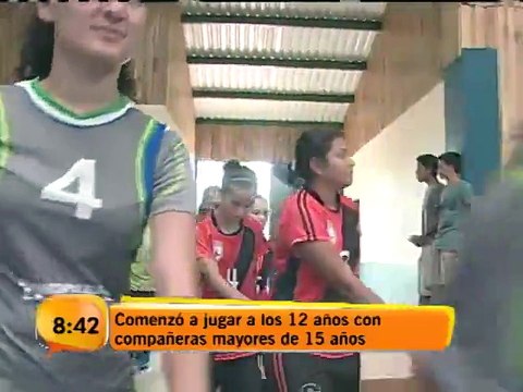 Una mujer ha entregado su vida al deporte de los aros: el baloncesto