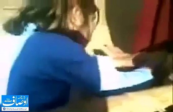 پڑھا لکھا پنجاب''۔ خادمِ اعلیٰ کے سر سے میٹرو کا جنون اُترے تو یہ نظر آئے!!! لازمی دیکھیں یہ ویڈیو ۔