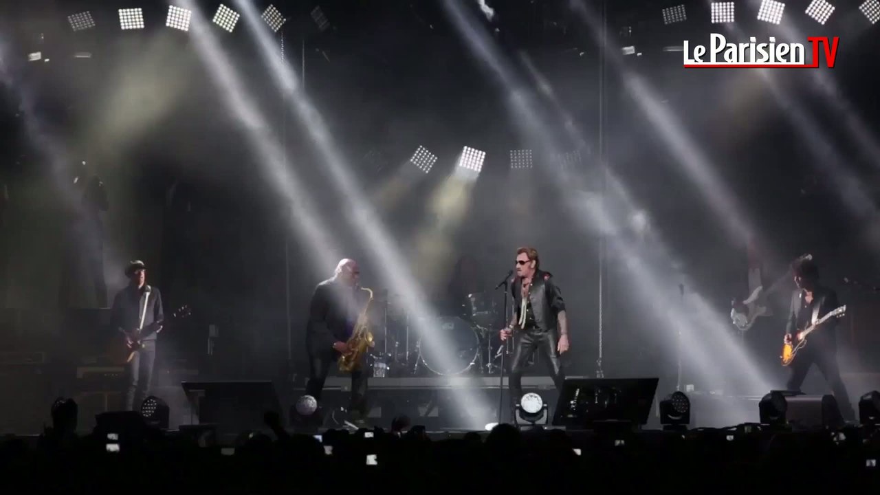 Johnny Hallyday en pleine forme sur la scène de Nîmes