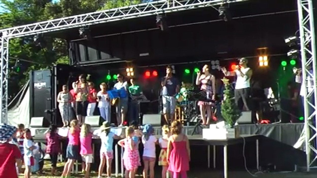 A Long Time Ago in Bethlehem - Carols by the Beach 2010