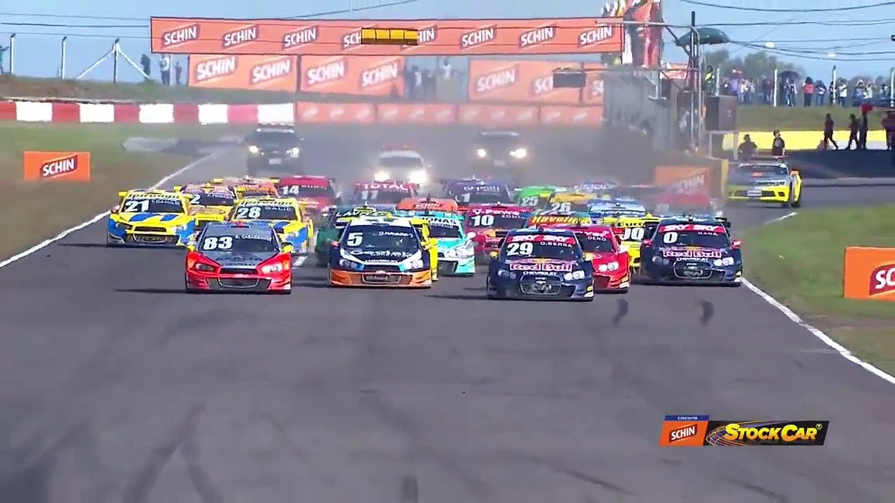 SantaCruz2015 Race 2 Start Multiple Cars Off Bueno Crashes