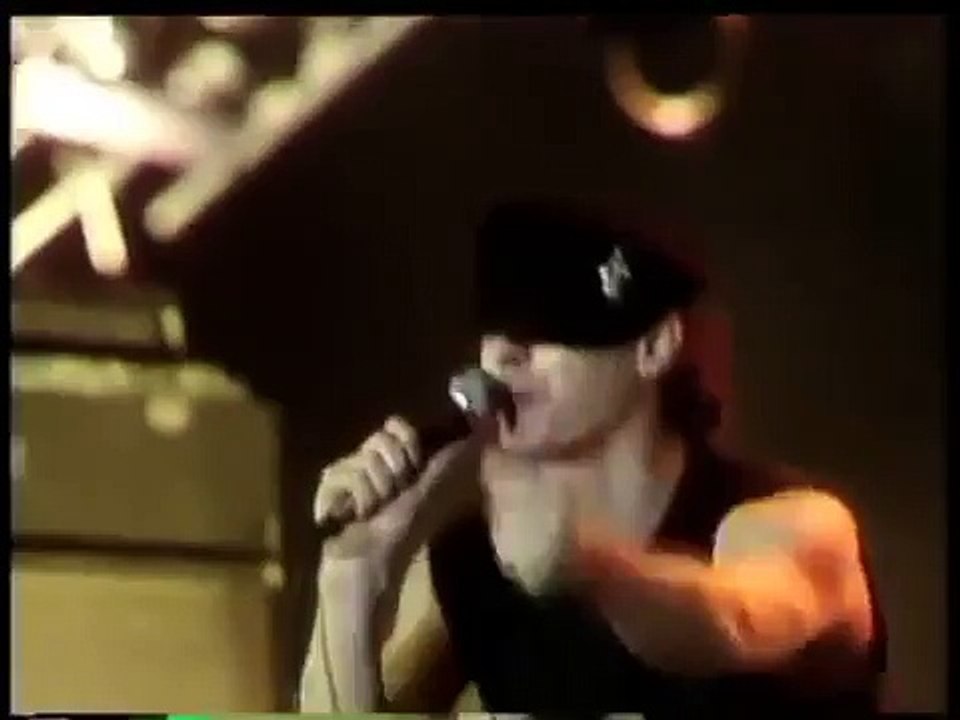 Oliver Mandić - Pomagajte drugovi