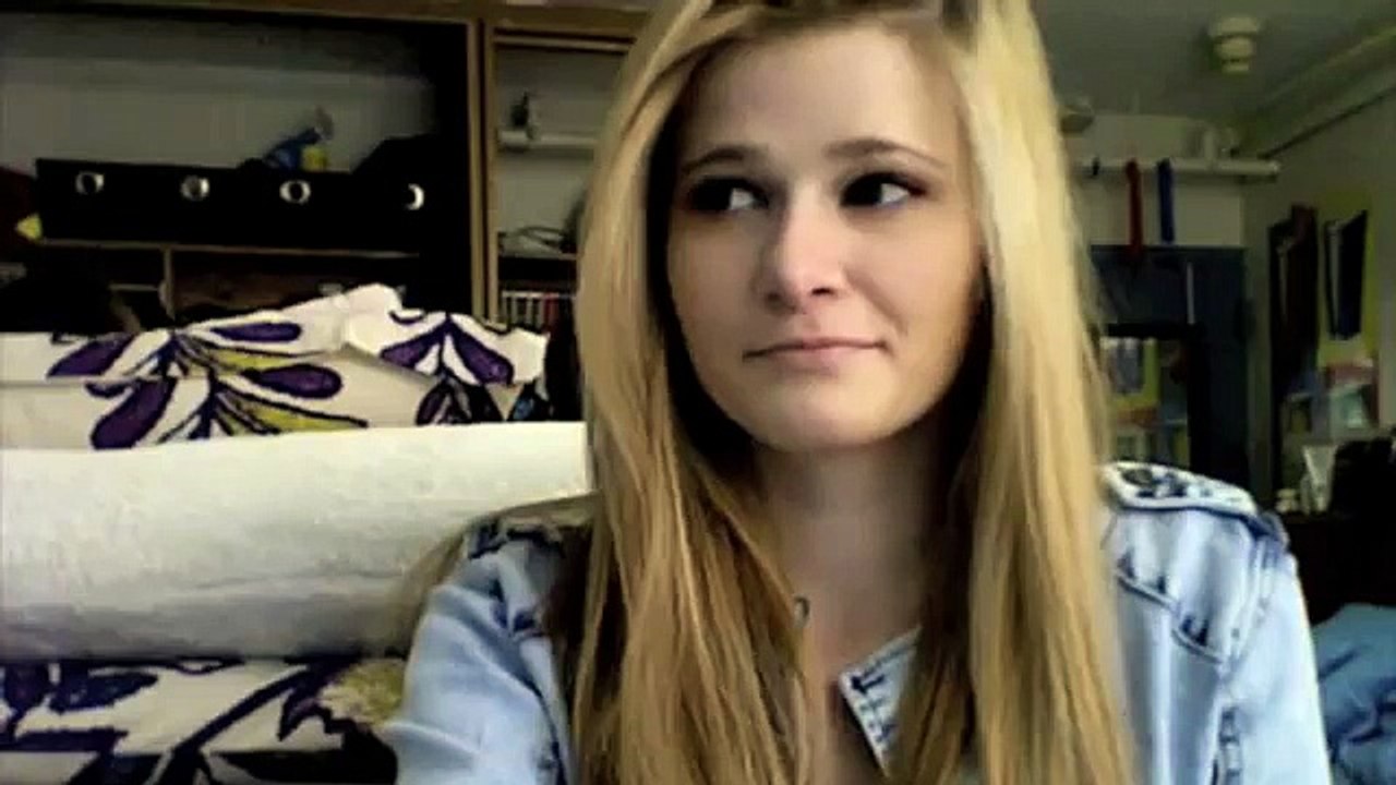 White girl raps the fast part of Eminem's Rap God