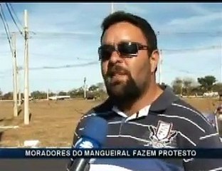Moradores protestam em Jardins Mangueiral