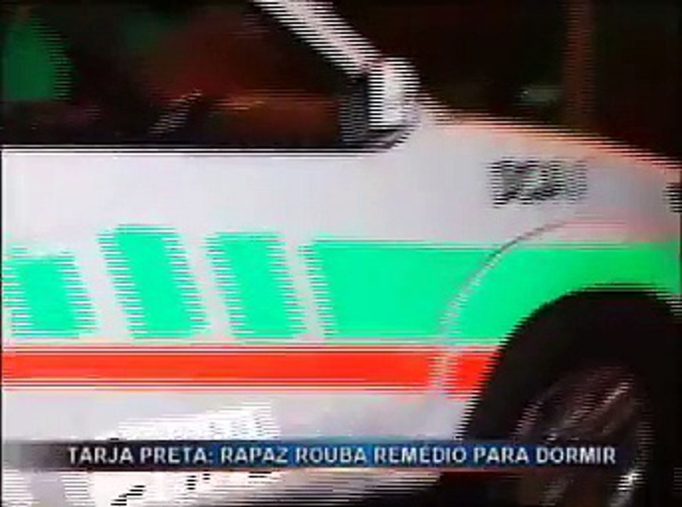 Menor com remédio