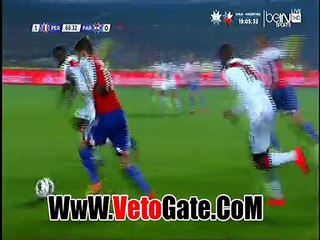 مهاجم باراجواى يهدر هدف امام مرمى بيرو الخالى من الحارس