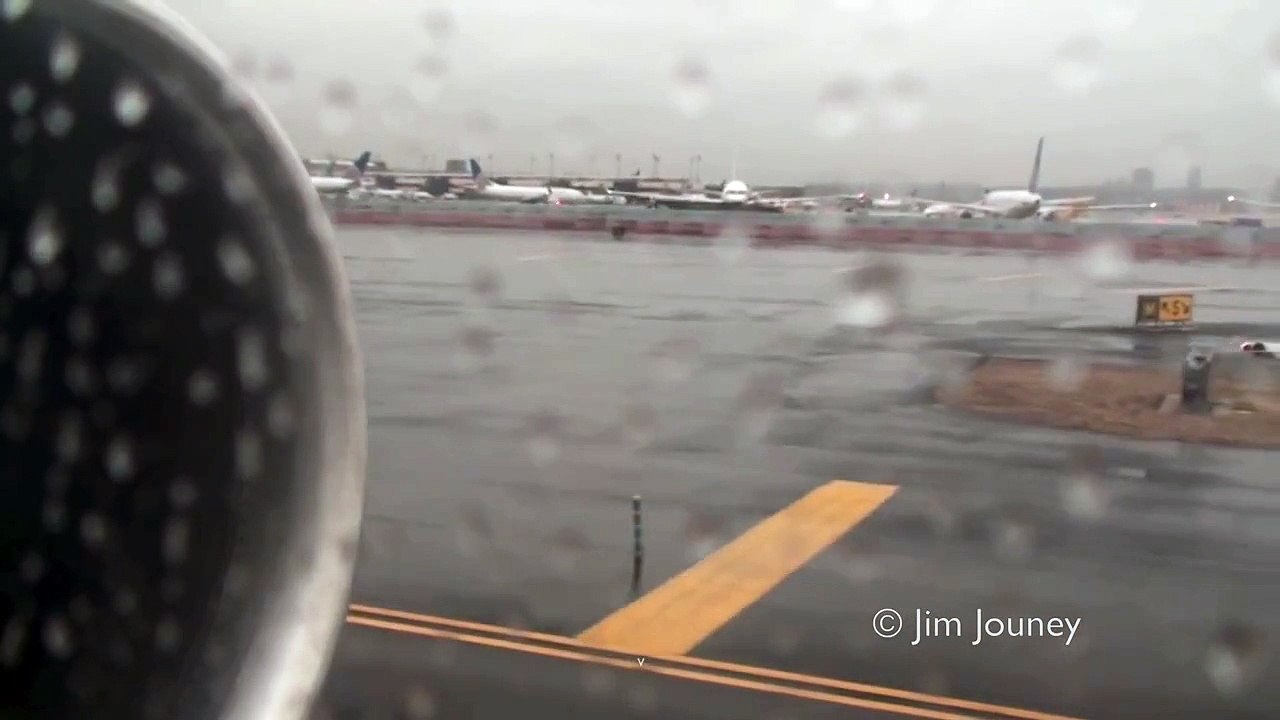Northwest DC-9 Take Off In Rain - Great Sound!