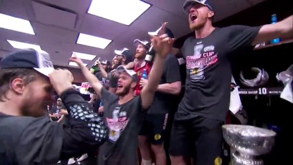 Blackhawks sing _We Are The Champions_ in locker room