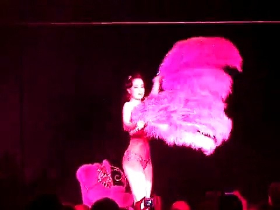 Dita Von Teese: Ventagli di piume