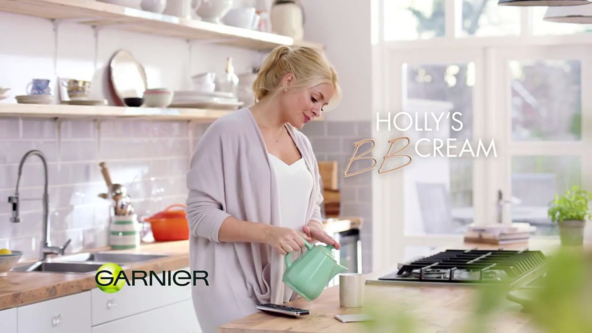 Garnier | BB Cream with Holly Willoughby - video Dailymotion