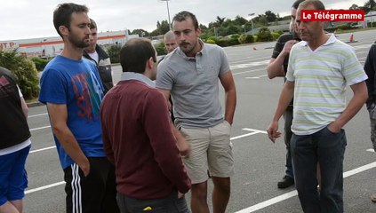 Lannion. Les éleveurs bloquent les grandes surfaces