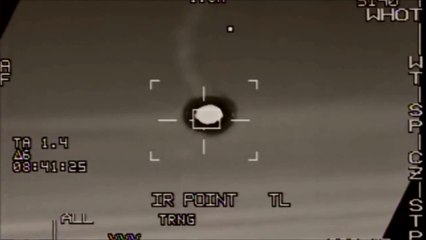 Скачать видео: F-16 shoot down a drone in the air