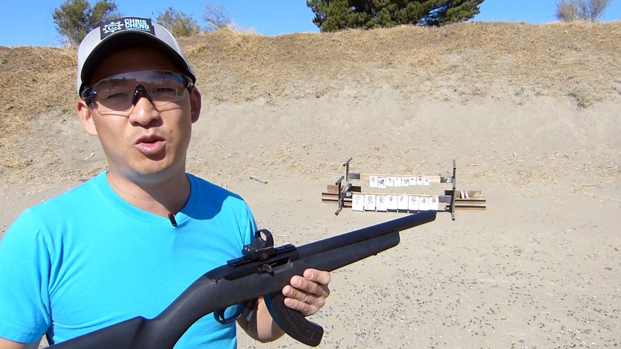 Jouer l'hymne américain avec une mitraillette - Star Spangled Banner