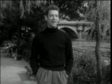 YVES MONTAND.- A PARIS...