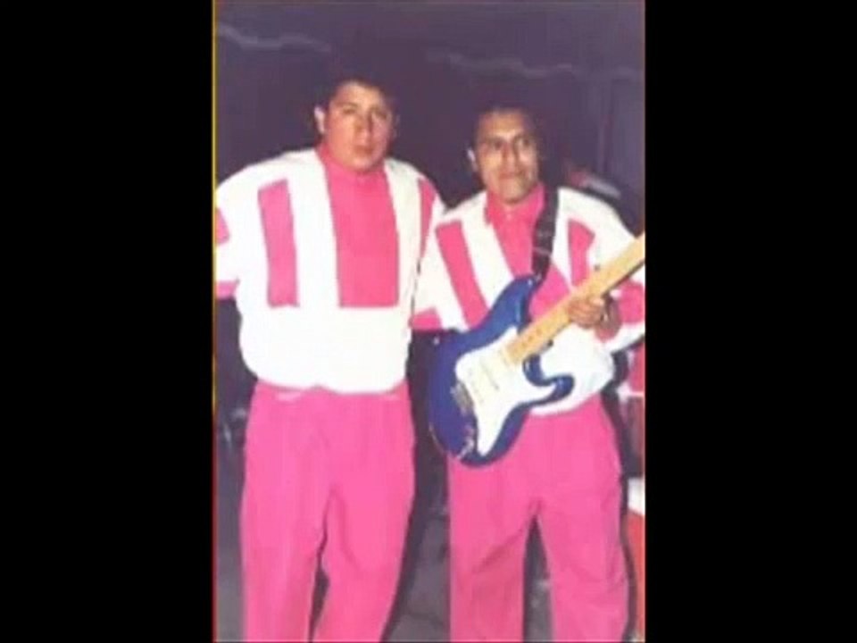 GRUPO MARKAHUASI-QUSIERA canta MAYK ESTILO ALCIDES CASAS