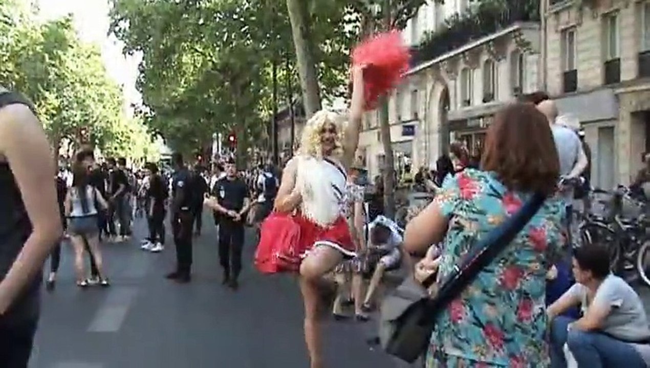 MARCHE DES FIERTES  PARIS  2 7 JUIN 2015     GAY PRIDE