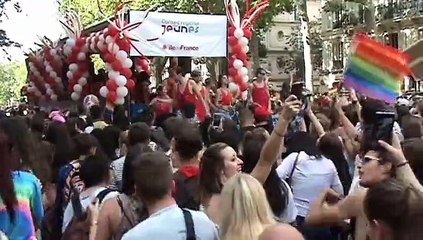 MARCHE DESFIERTES  PARIS    GAY PRIDE  n3