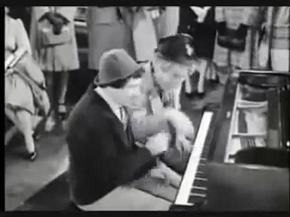 MARX BROTHERS' PIANO DUET - A Classic Clip