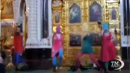 Le Pussy Riot libere si riabbracciano e annunciano battaglia